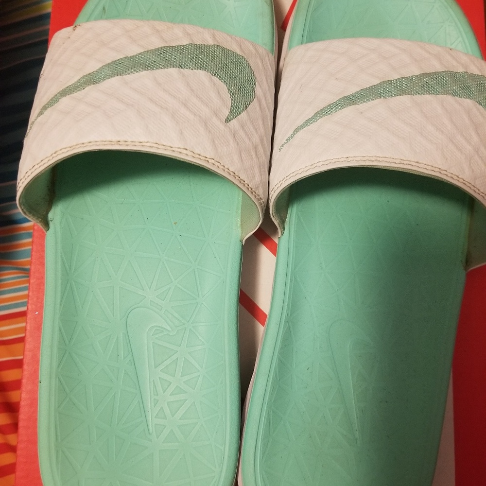 Nike Women's Benassi Solar Soft Slides
